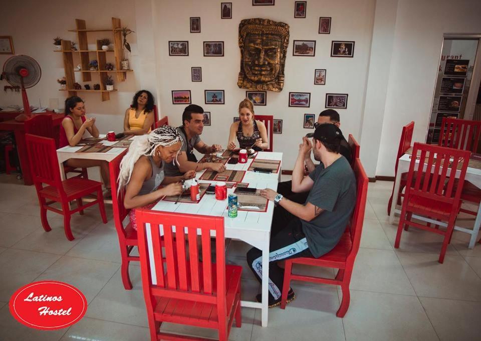 Latinos Hostel Siem Reap Eksteriør billede